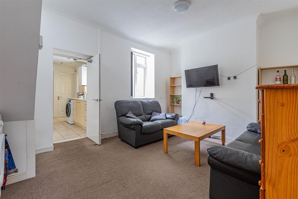 Property photo 2 of 14 Letty Street 37-3.Jpg