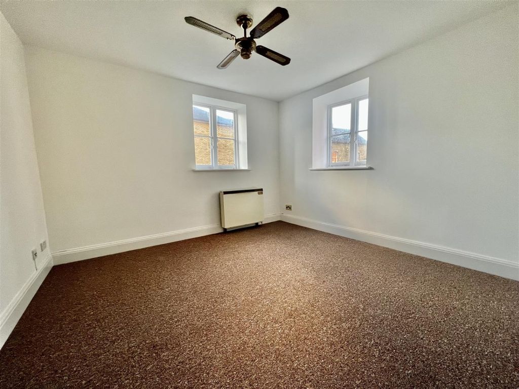 Property photo 3 of 8 2008303