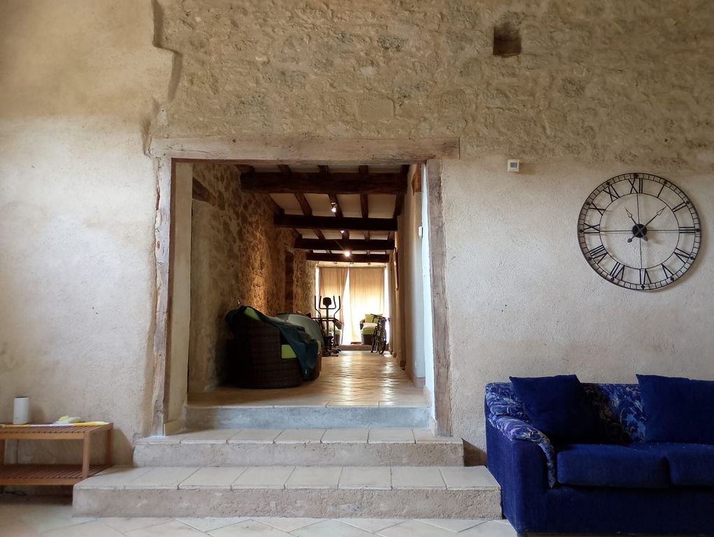 Property photo 3 of 32