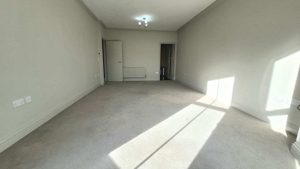 Property photo 3 of 14 Image