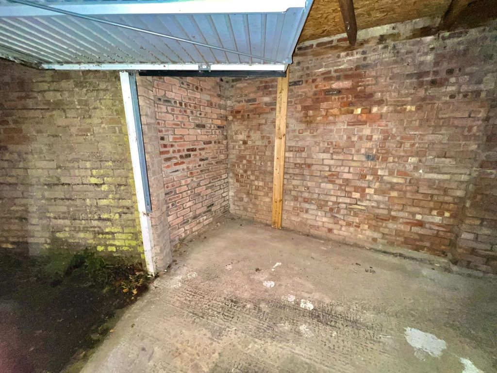 Property photo 3 of 7 Front