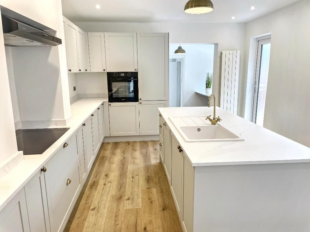 Property photo 2 of 13 Kitchen