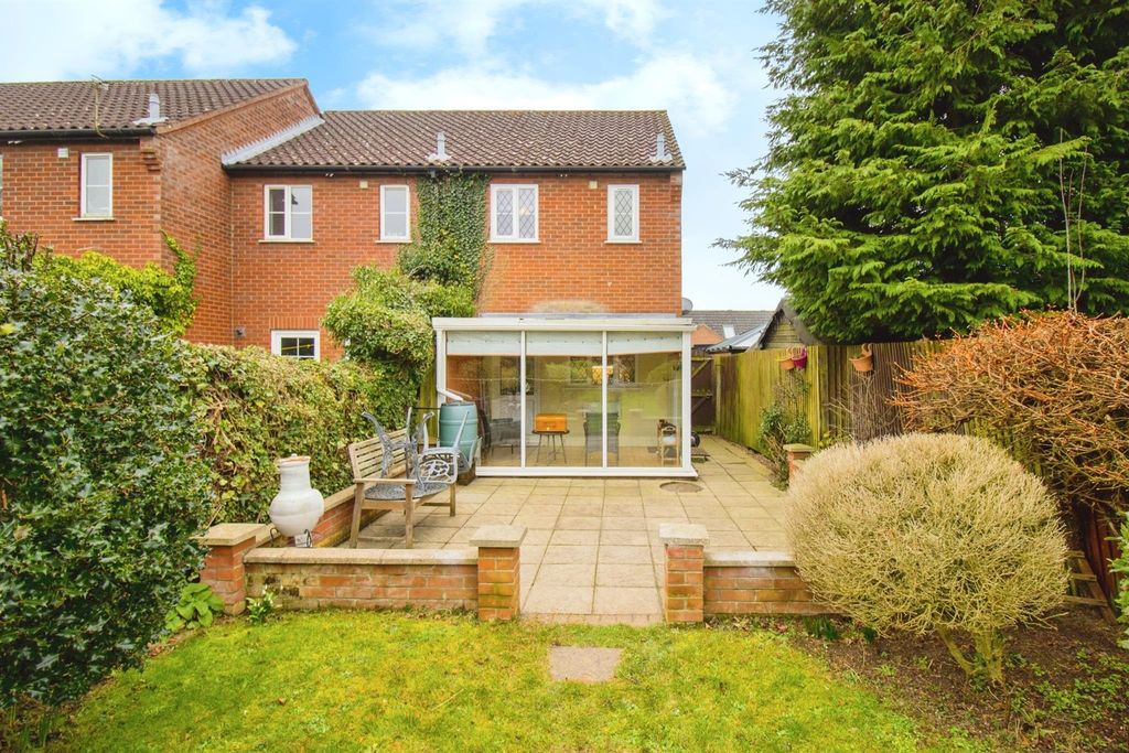 Property photo 2 of 16
