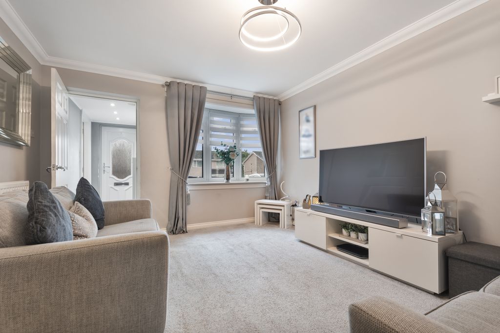 Property photo 2 of 28 Living Room