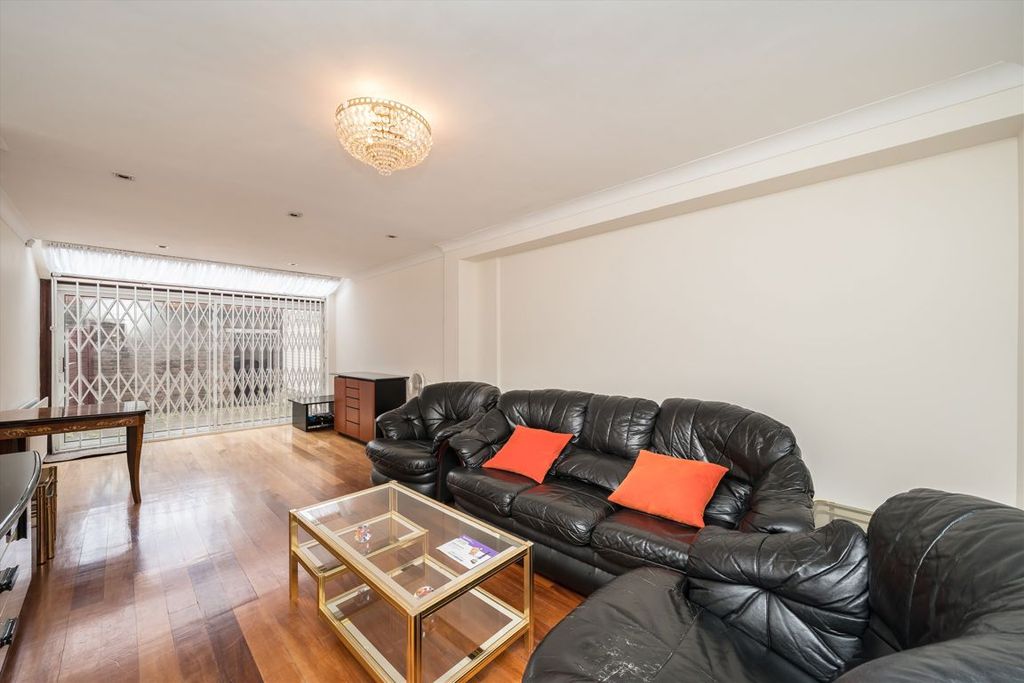 Property photo 2 of 7