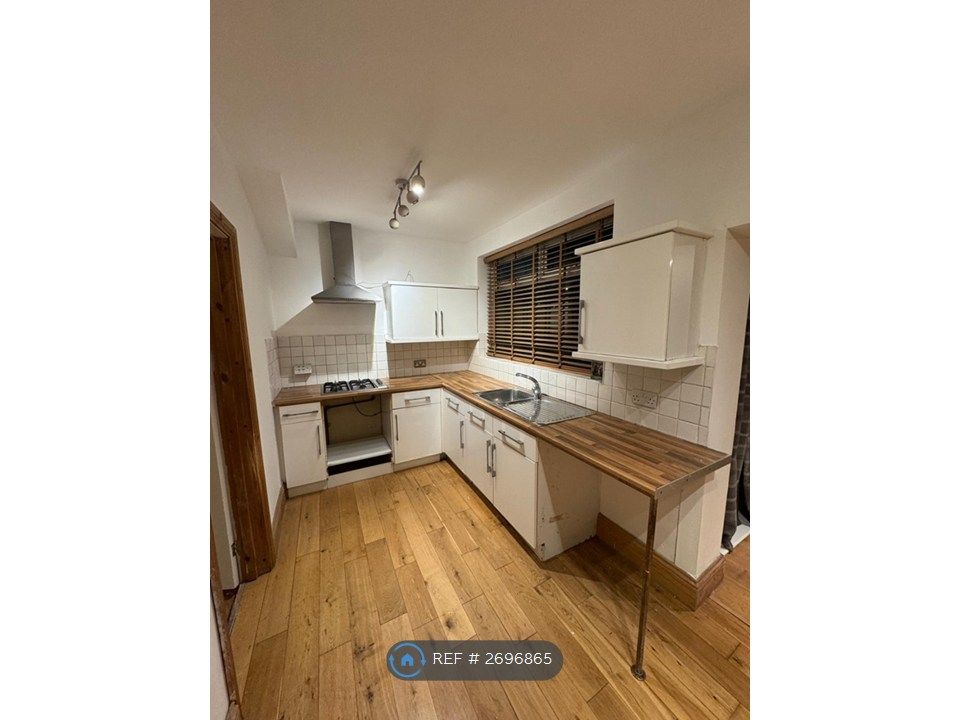 Property photo 2 of 31