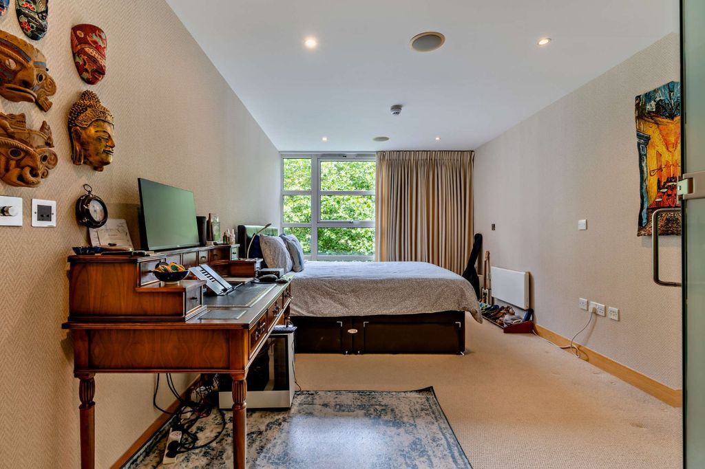 Property photo 3 of 19 Picture 3