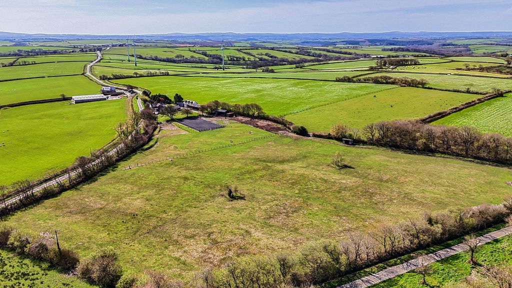 Property photo 2 of 31