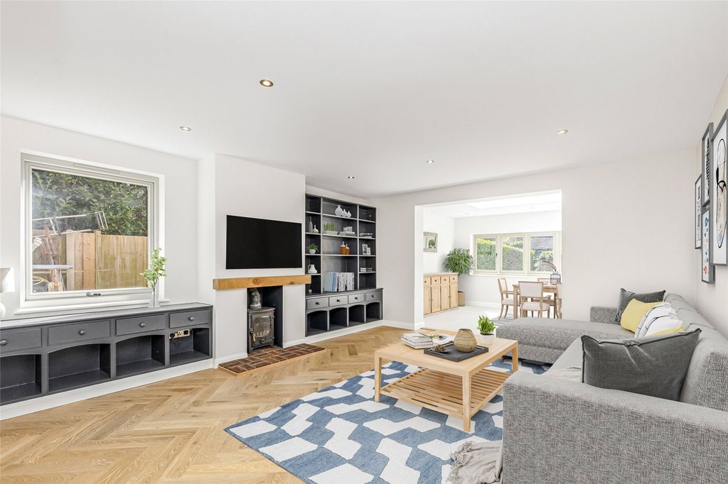 Property photo 2 of 23 Sitting Room