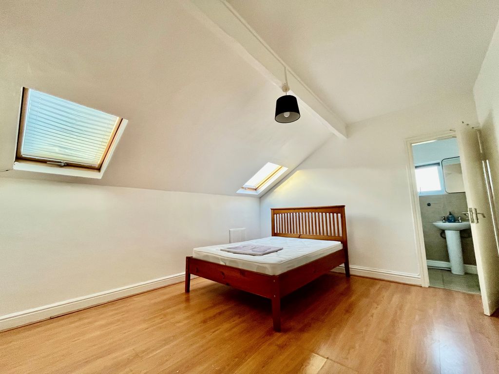 Property photo 3 of 7 Image