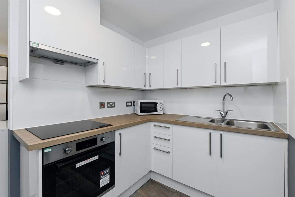 Property photo 3 of 4 (Main)