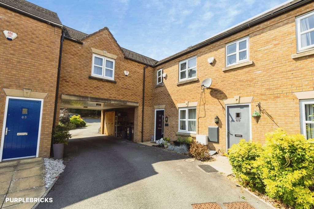 Property photo 2 of 33