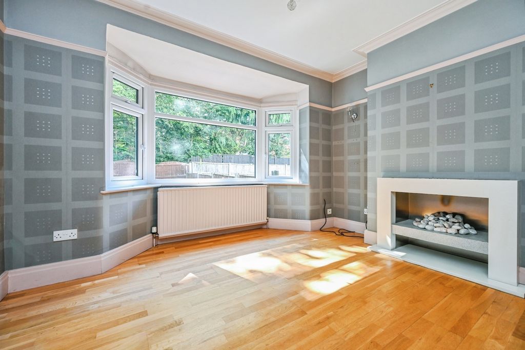 Property photo 3 of 25 Pbox-Img.Jpg