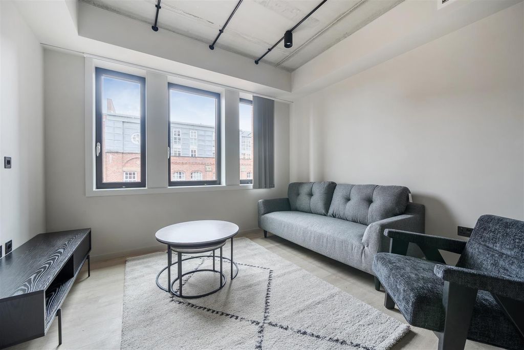 Property photo 1 of 12 1404186-7-69737E6c4A68A.Jpg