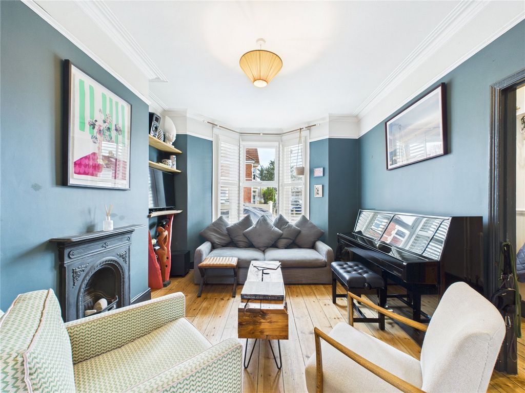 Property photo 1 of 24 Picture No. 11