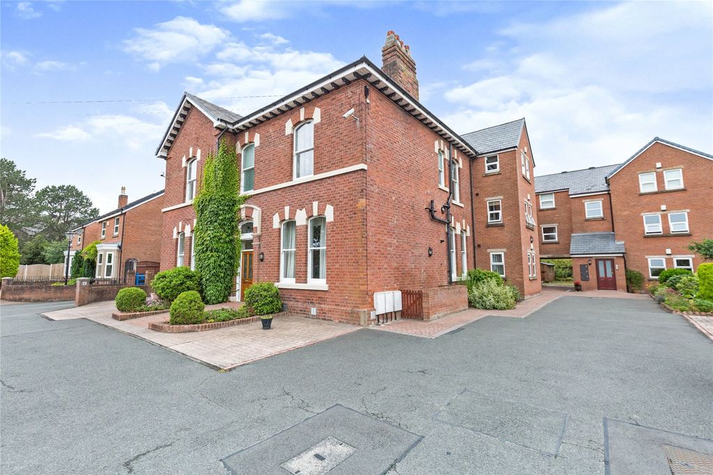 Property photo 1 of 7 External