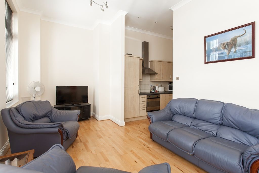 Property photo 2 of 8