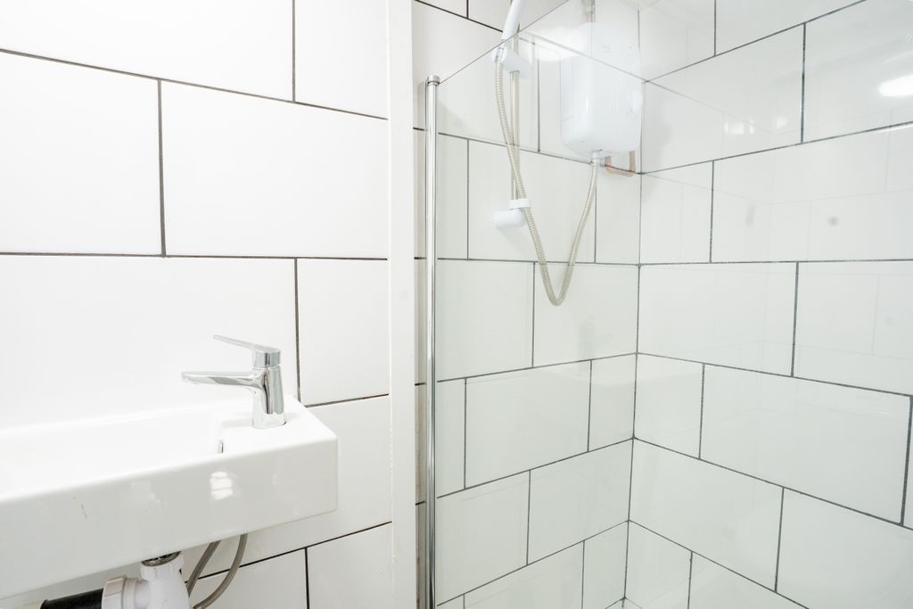 Property photo 3 of 11 Flata11Broughtonterraceleedsls96Ba5
