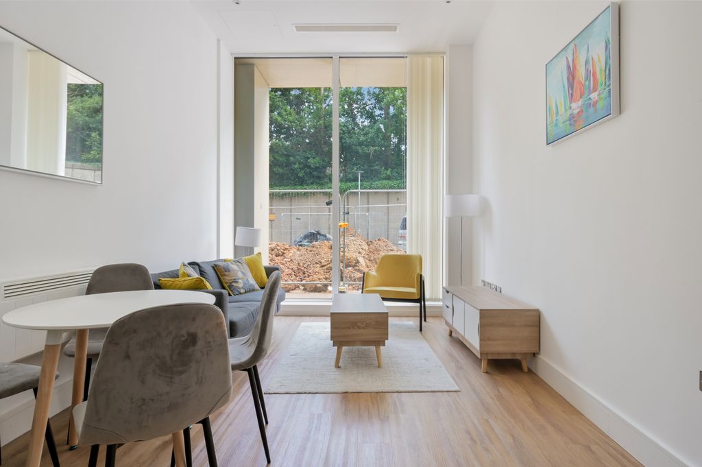 Property photo 3 of 8