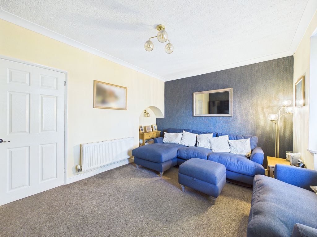 Property photo 3 of 27