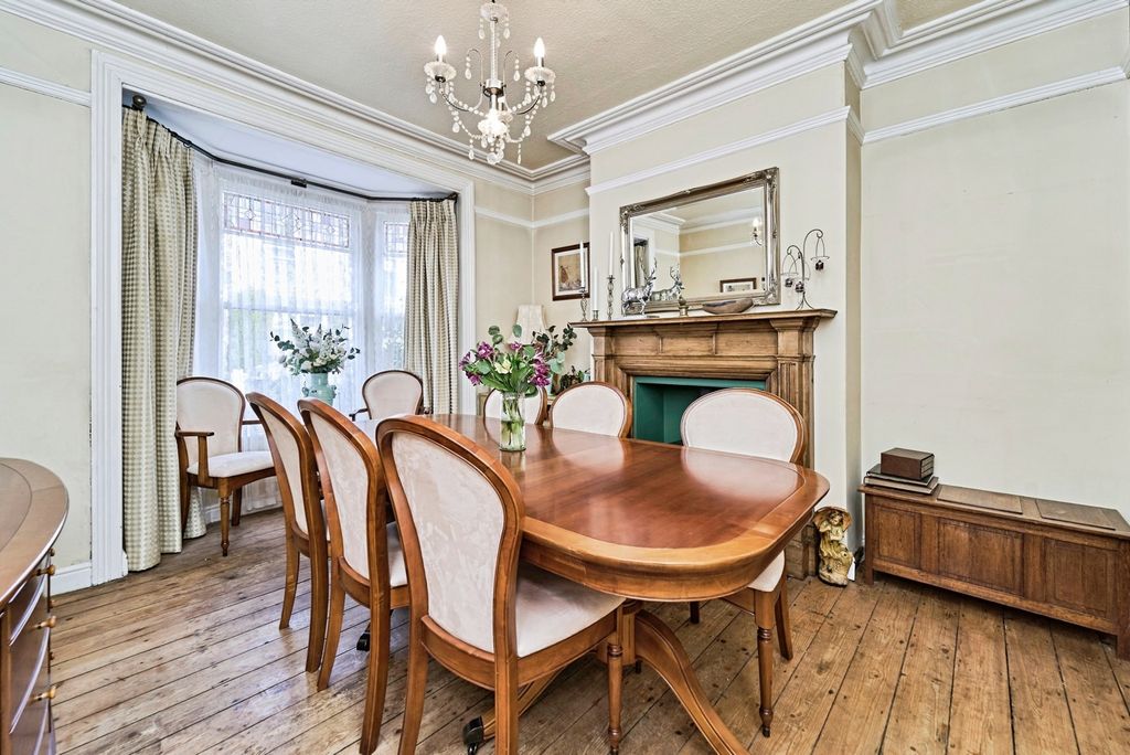 Property photo 3 of 16 Photo