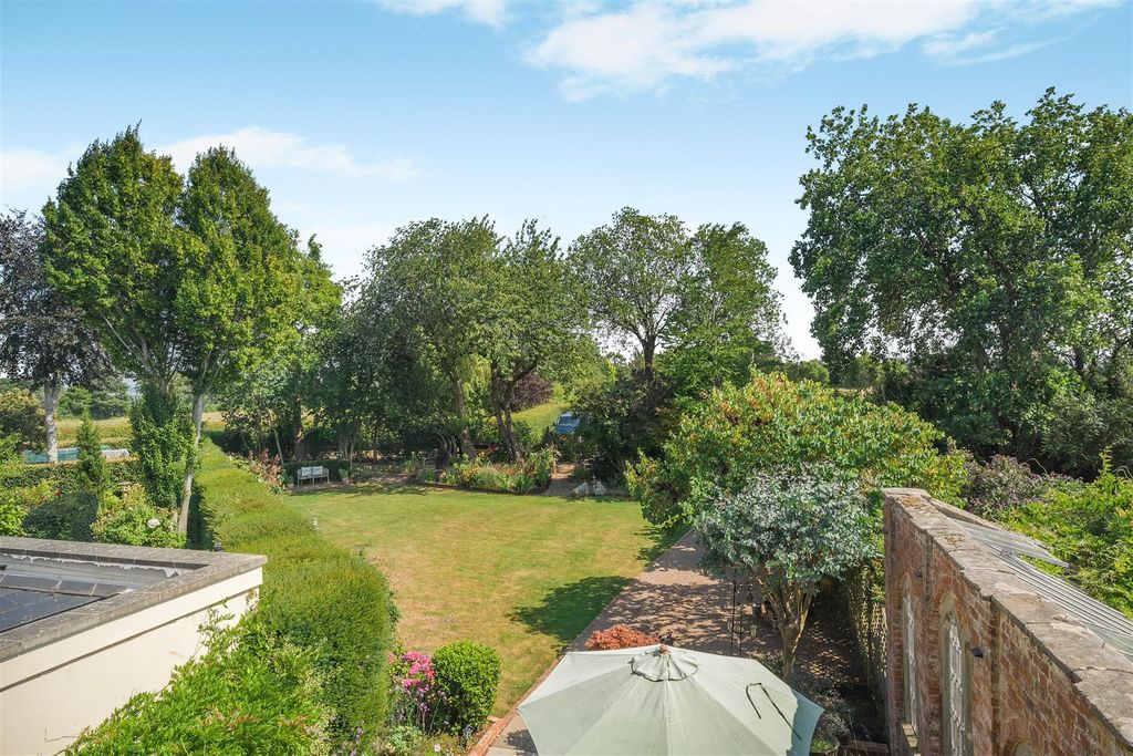 Property photo 2 of 45