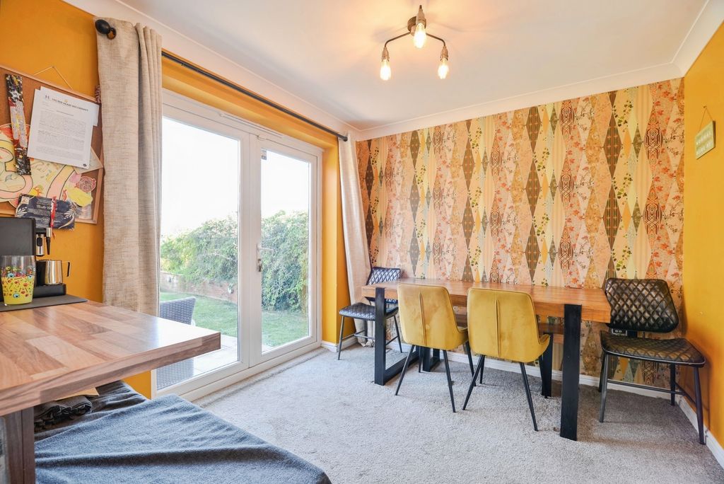 Property photo 3 of 18 Pbox-Img.Jpg