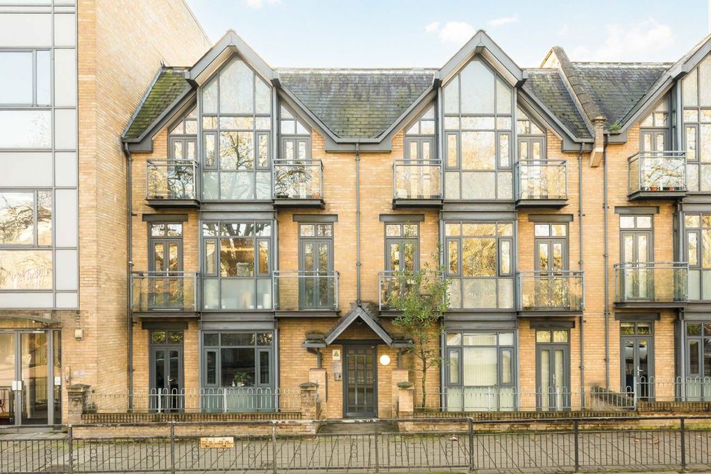 Property photo 3 of 8