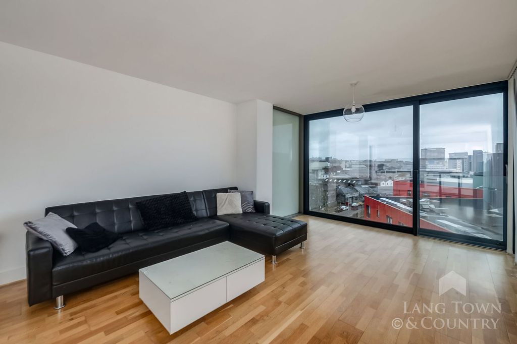 Property photo 3 of 8