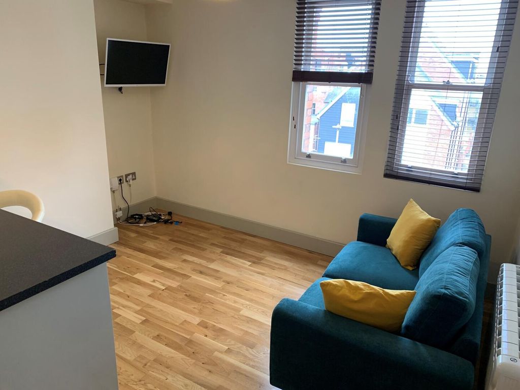 Property photo 3 of 7 Living Room