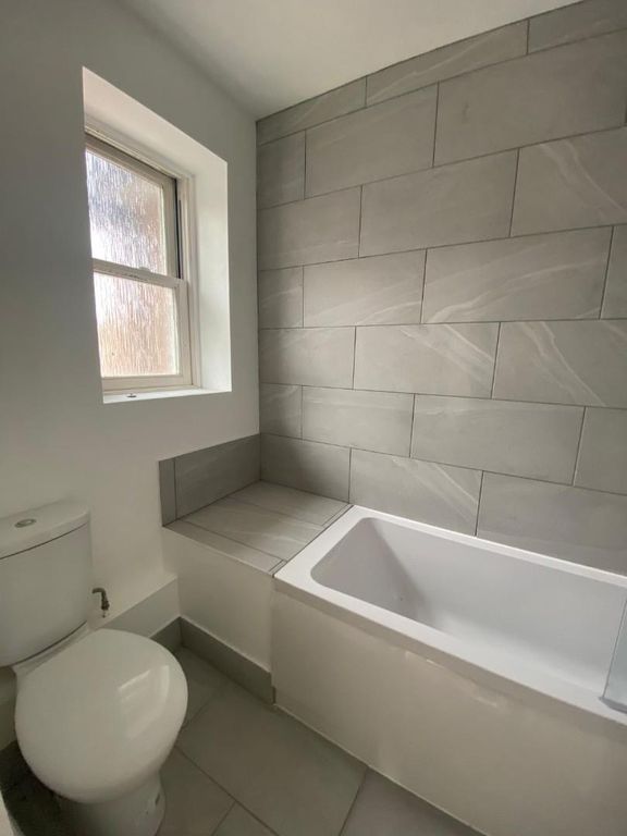 Property photo 2 of 4 Bathroom.Jpg