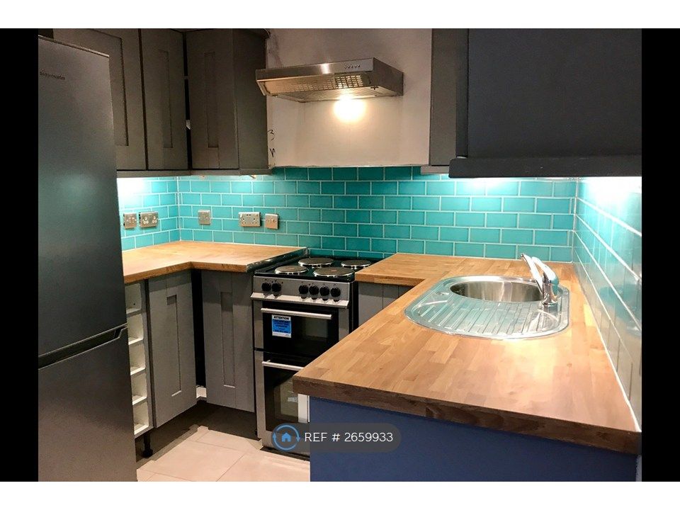 Property photo 1 of 10 Kitchen