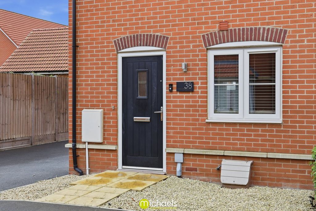 Property photo 2 of 21