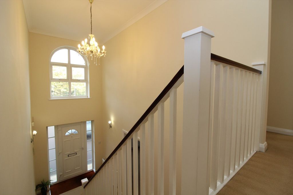 Property photo 3 of 19 Hallway