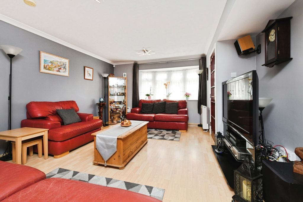 Property photo 3 of 24 Pbox-Img.Jpg
