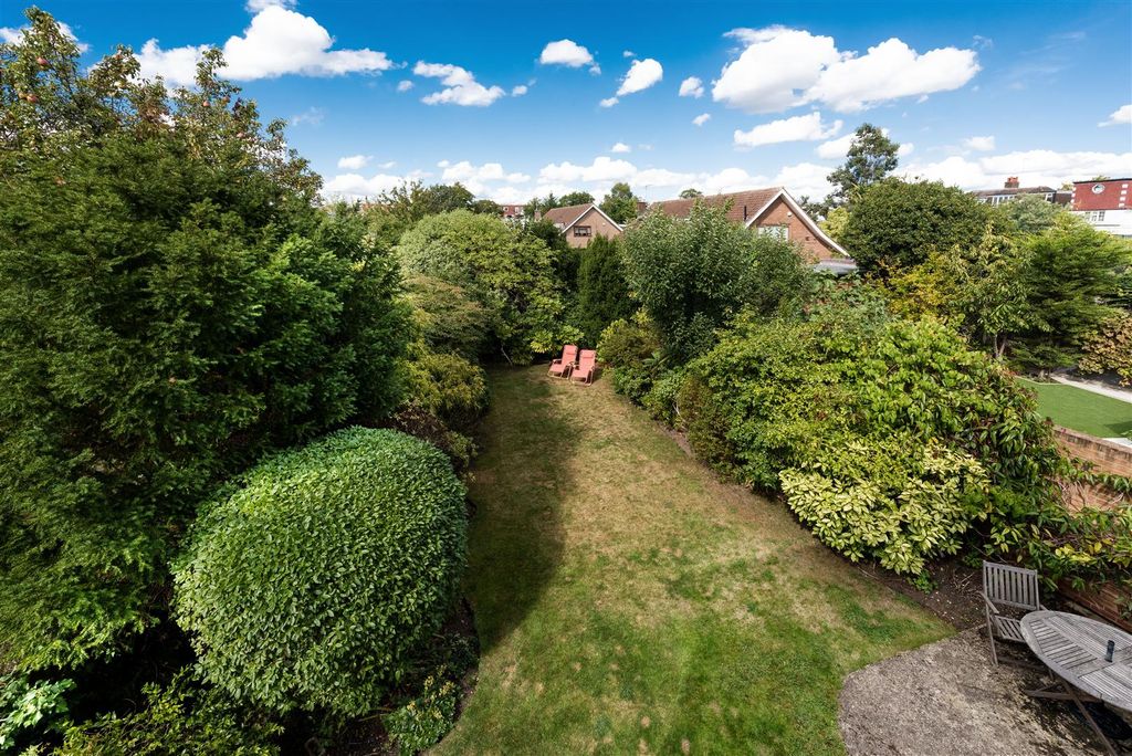 Property photo 3 of 13