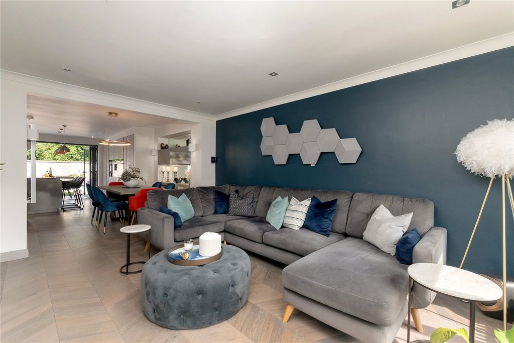 Property photo 1 of 22 Sitting Room