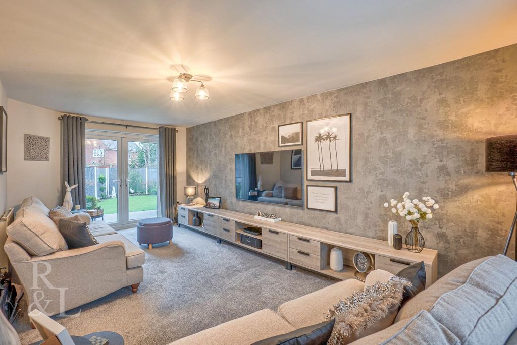 Property photo 3 of 28 23 Glemorgan Way (27).Jpg