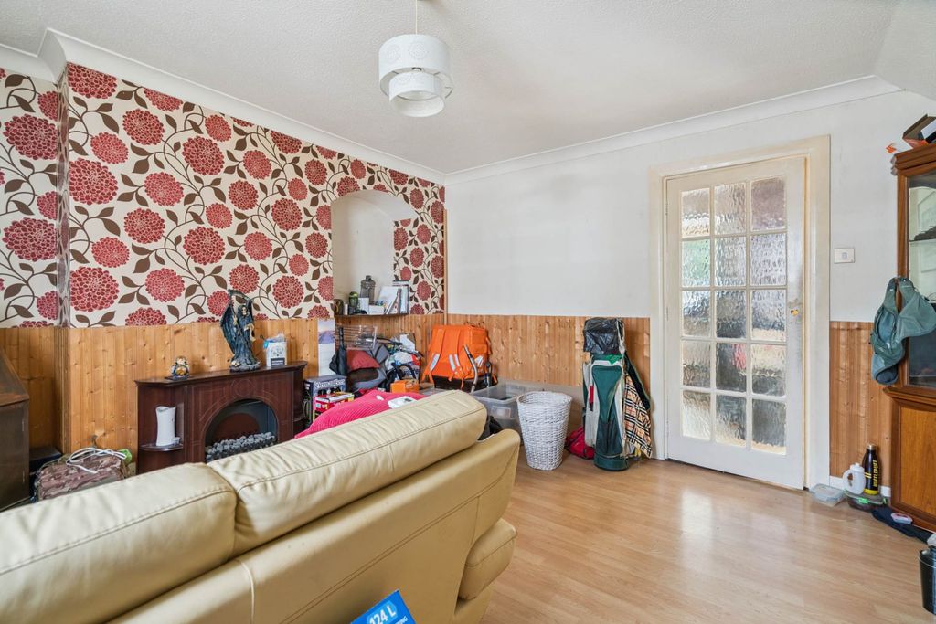 Property photo 2 of 5