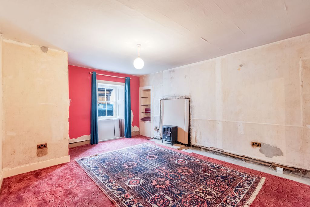 Property photo 3 of 25