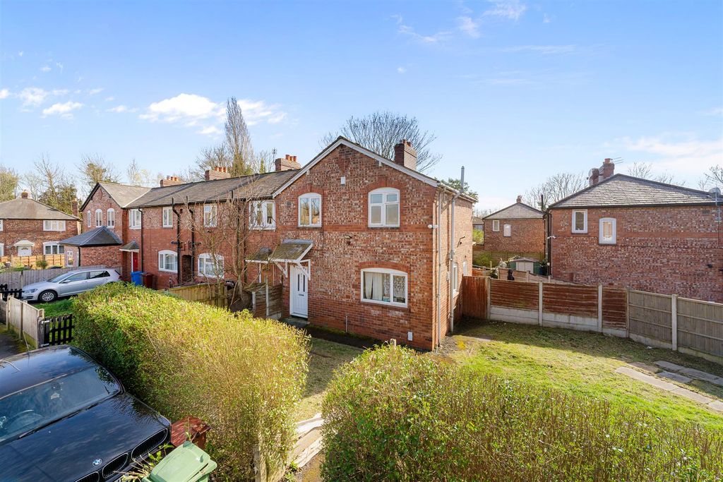 Property photo 3 of 32 18 Abergele Road (37 Of 37).Jpg