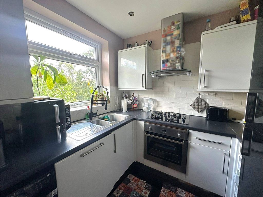 Property photo 2 of 12 Picture No. 26