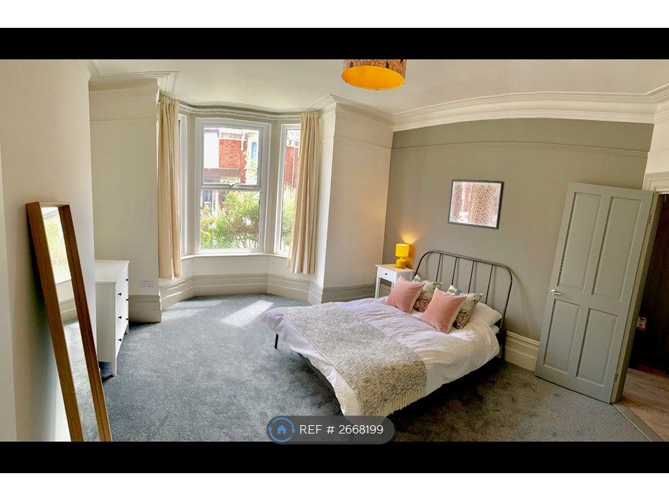 Property photo 2 of 13 Room 1