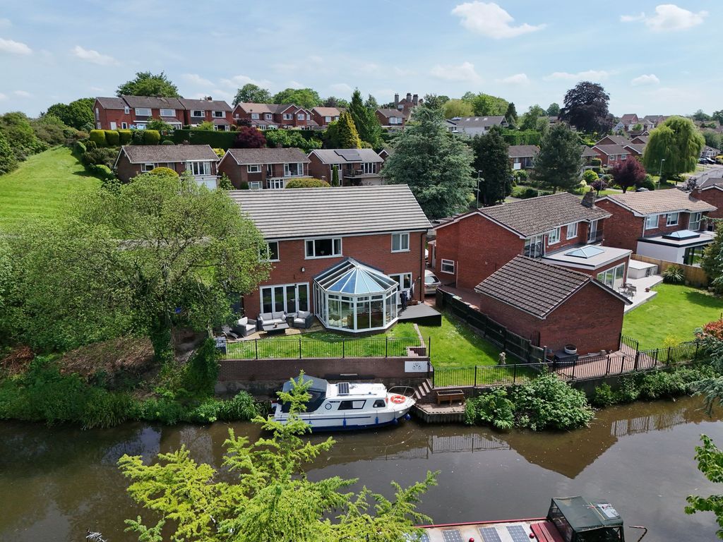 Property photo 1 of 32