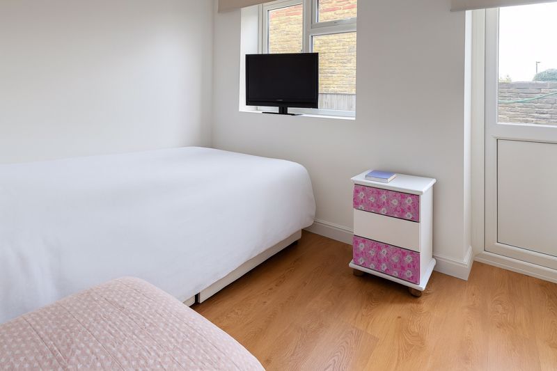 Property photo 2 of 9 Photo 5