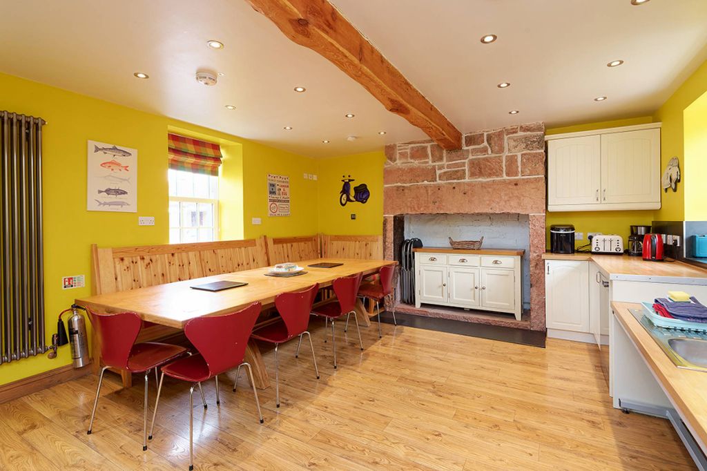 Property photo 2 of 40