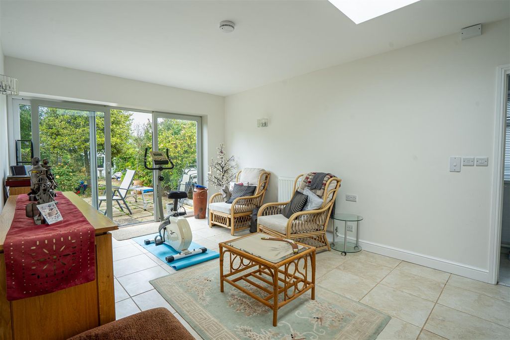Property photo 2 of 19