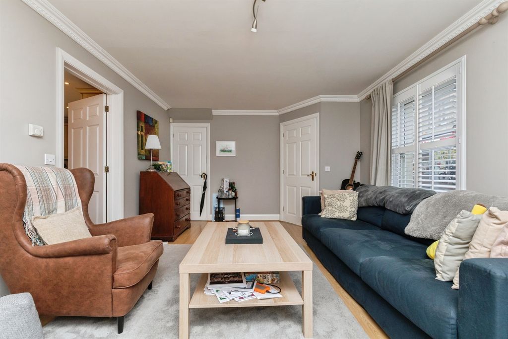 Property photo 3 of 20