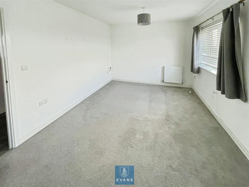 Property photo 3 of 8 Living Room