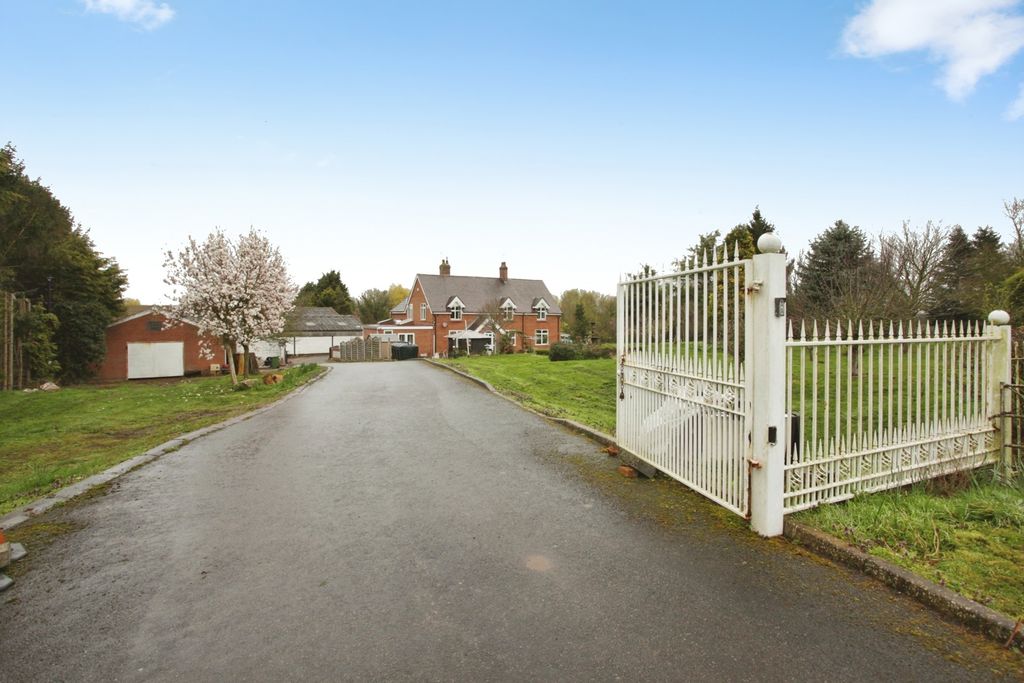 Property photo 3 of 30 Photo